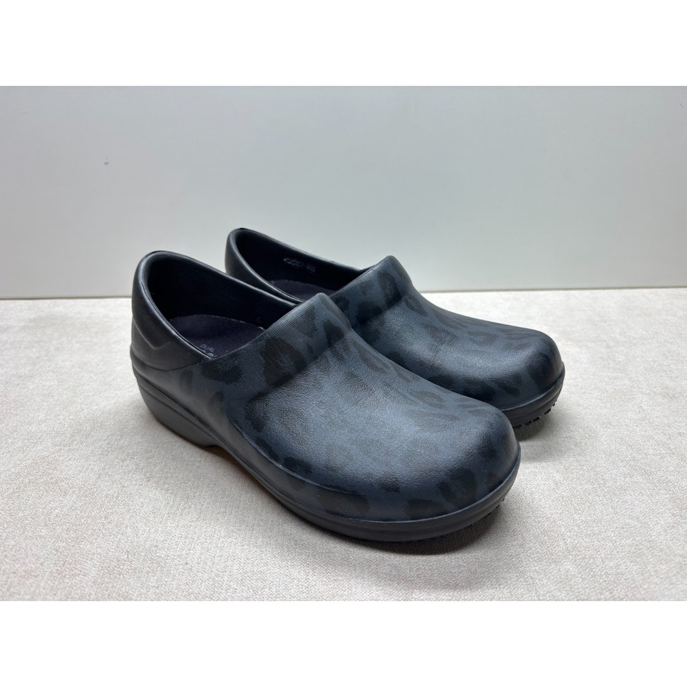 Crocs Womens Black Leopard Clogs 6 Neria Pro II Dual Comfort Slip On Shoes